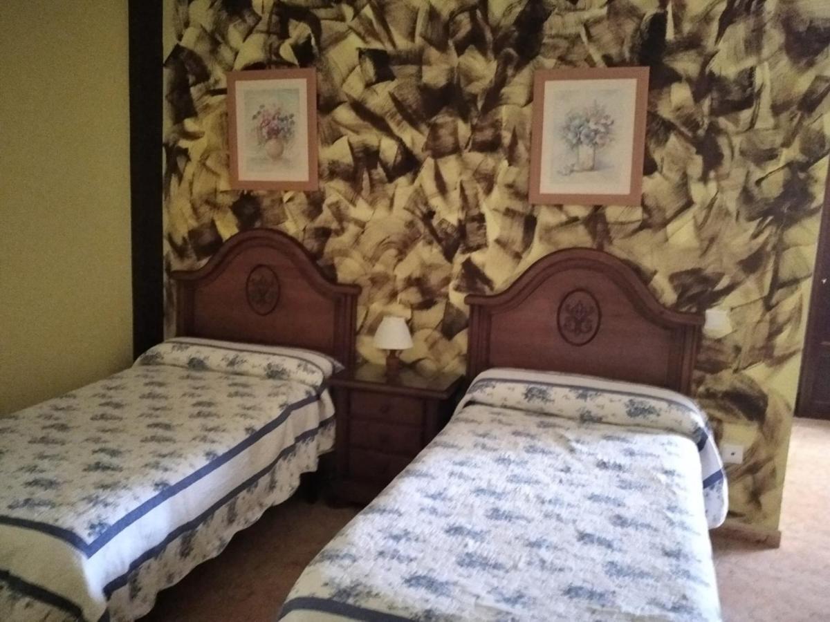 Pension Vega De Pas Comillas Bagian luar foto