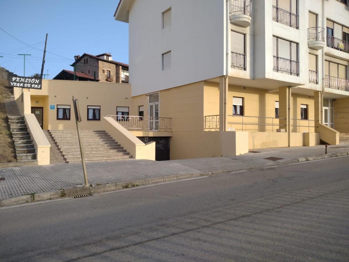 Pension Vega De Pas Comillas Bagian luar foto