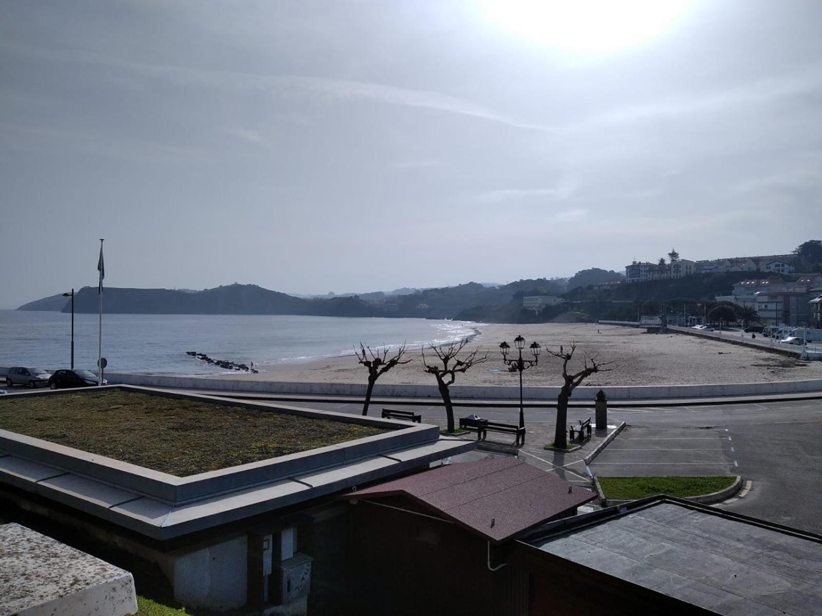 Pension Vega De Pas Comillas Bagian luar foto